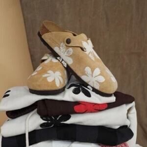 Rare Birkenstock X The GREAT Hand Stamped Flower Boston Clogs New 37